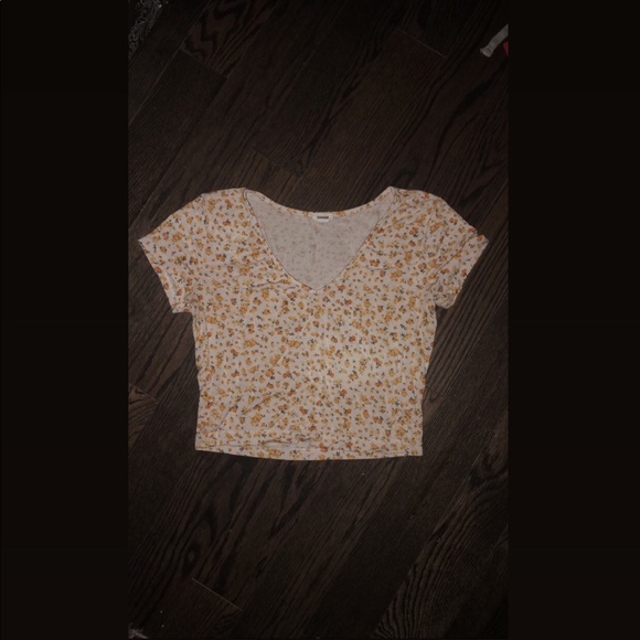 Garage floral crop top✨ - Picture 1 of 2